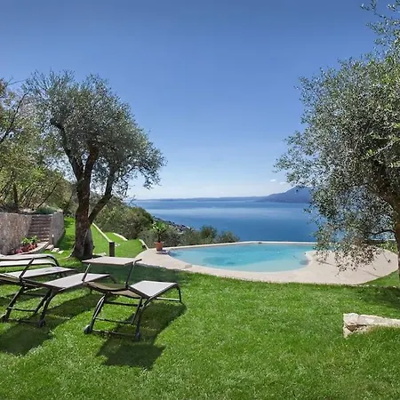 Divina - Divina Con Piscina E Vista Castelletto Di Brenzone