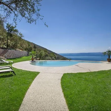 Divina - Divina Con Piscina E Vista * Castelletto Di Brenzone