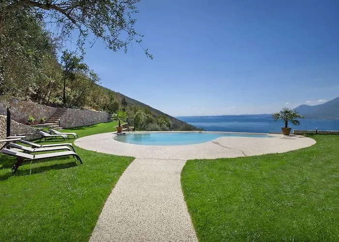 Divina22 - Divina Con Piscina E Vista * Castelletto Di Brenzone