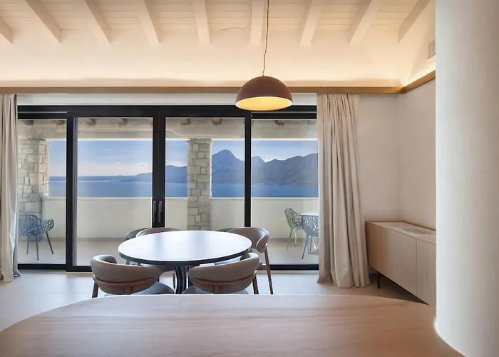 Divina22 - Divina Con Piscina E Vista * Castelletto Di Brenzone